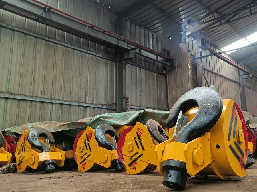 河南起重吊鉤大連經(jīng)銷、半封閉、全封閉雙梁吊鉤組配套批發(fā)