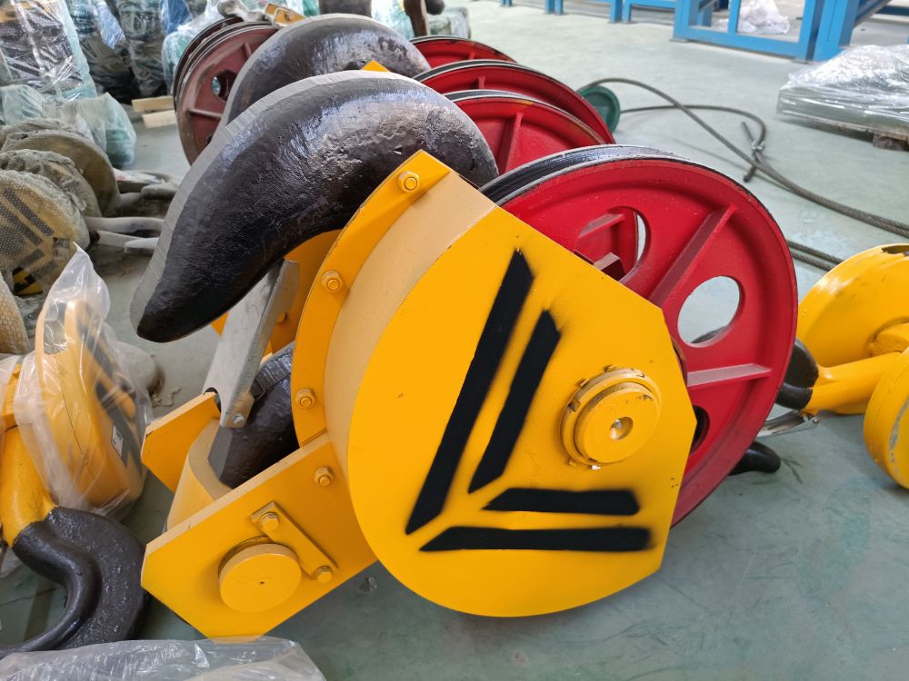 起重吊鉤、行車大鉤、葫蘆吊鉤類型、型號、參數(shù)、吊鉤廠家安裝維修