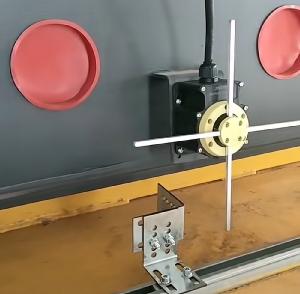 起重機行程開關、十字行程開關、限位器