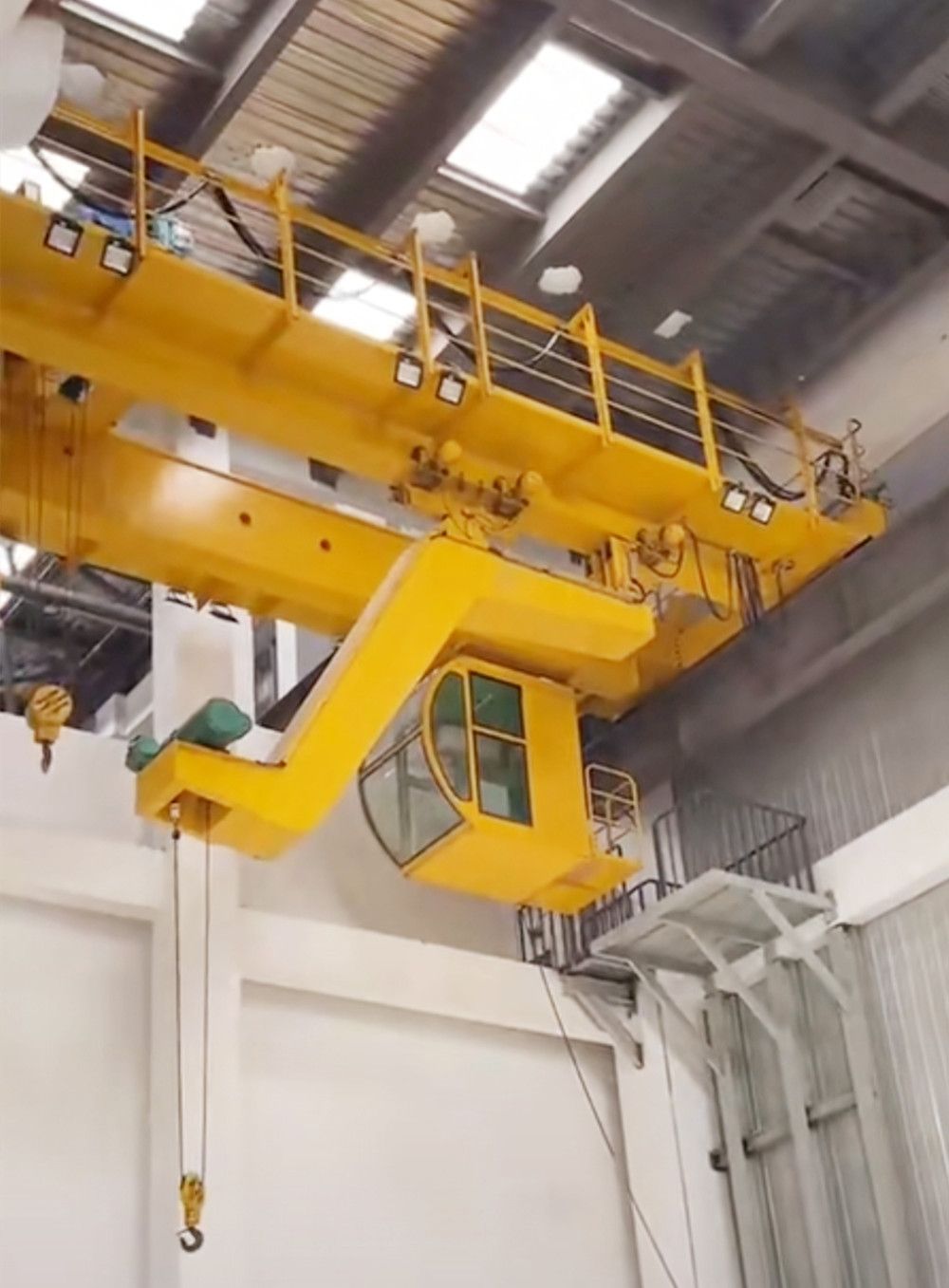 廣東中山過(guò)軌起重機(jī)、雙梁橋式過(guò)軌起重吊機(jī)、天車(chē)廠家供貨安裝維修