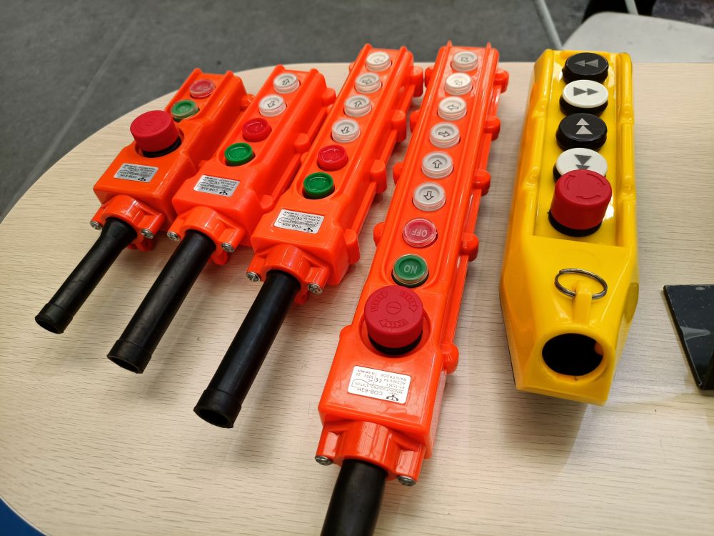 起重機按鈕、起重手柄、手電門廠家品牌、批發(fā)零售