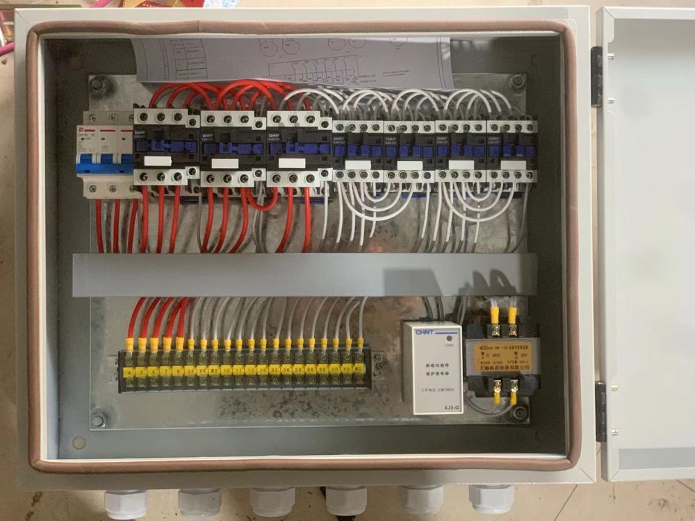 河南起重電氣箱、行車DK箱、葫蘆行車二合一電器箱生產(chǎn)廠家