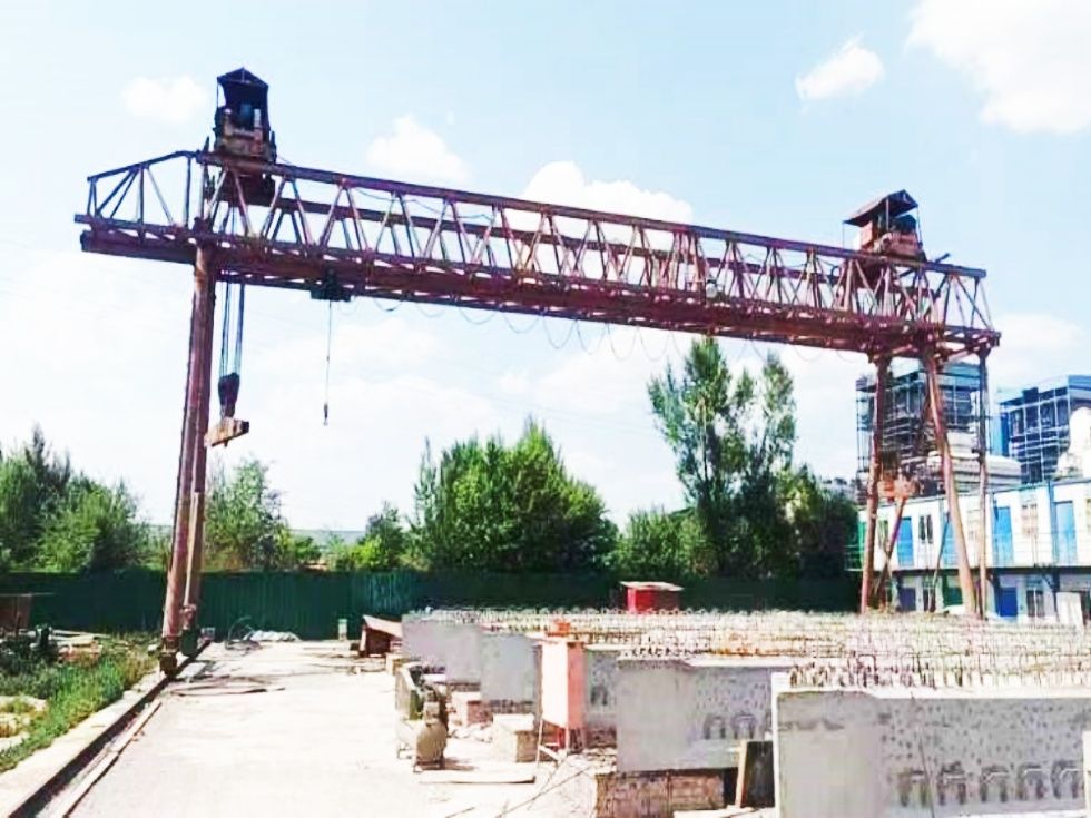 信陽提梁機、路橋門式起重機、路橋龍門吊
