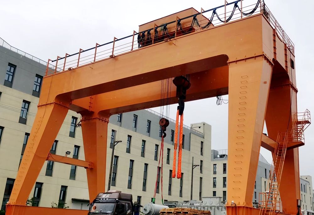 A型雙梁吊鉤門式起重機(jī)