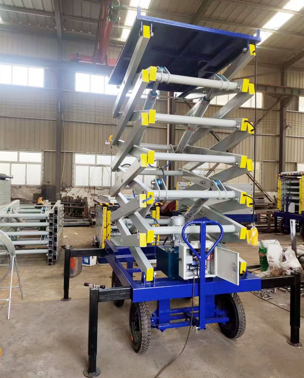 剪叉式液壓維修平臺、四輪移動升降平臺廠家銷售、配件維修